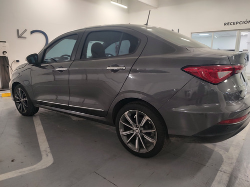 Fiat Cronos 1.8 16v Precision At6