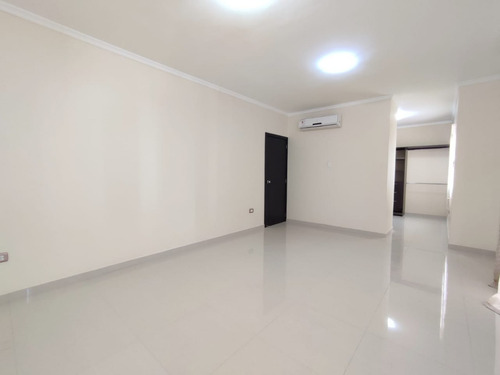 Imagen 5 de 27 de Cv-904 Zona Norte Townhouse En Villa Punta Norte Sector Lago Mar Beach