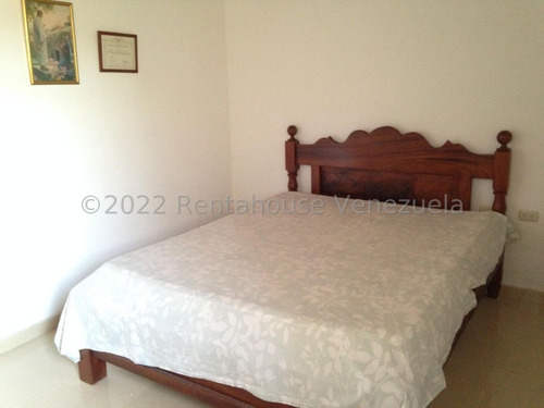 Imagen 8 de 11 de Casa En Circuito Cerrado Puerta Maraven-(3-hab-2-baños)-subterraneo 8000litros-porcelanato- Punto Fijo.#22-26625.