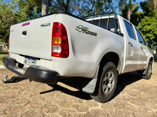 Toyota Hilux 2.5 Cab. Dupla 4x4 4p