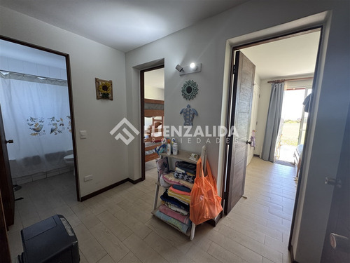 Casa En Venta De 4 Dorm. En Santo Domingo