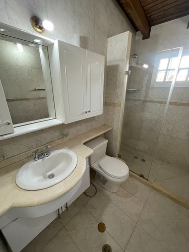 Imagen 11 de 18 de Townhouse En Alquiler En Lecheria C.r Villas Martinique