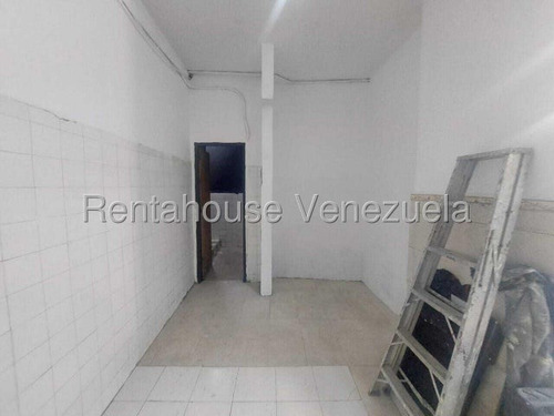 Local En Alquiler\ Los Dos Caminos Mg 5-8483