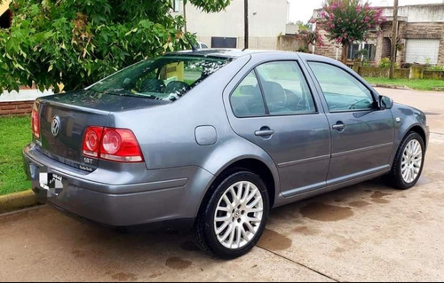 Volkswagen Bora 1.8 Highline T Tiptronic Cuero 2012
