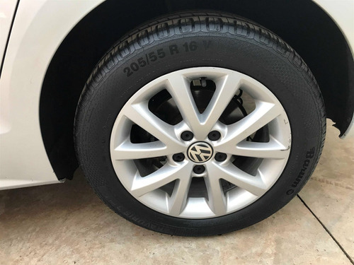 Volkswagen Jetta 2.0 Comfortline Flex 4p Manual