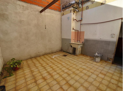 Imagen 5 de 13 de Casa 3 Ambientes- Venta- Local En Esquina - Tablada