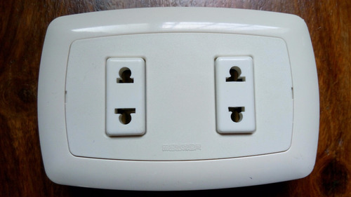 Toma Corriente Doble - Master Italy Beige/marfil/blanco