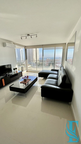 Excelente Oportunidad! Apartamento En Venta Y Alquiler Temporario Playa Mansa, Punta Del Este . 2 Dormitorios Y Dependencia 