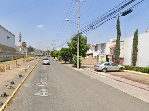 Sk01- Casa En Remate Bancario En C. Prol. Gonzalez Gallo, San Sebastianito, San Pedro Tlaquepaque, Jal. (65% Debajo De Su Valor Comercial)