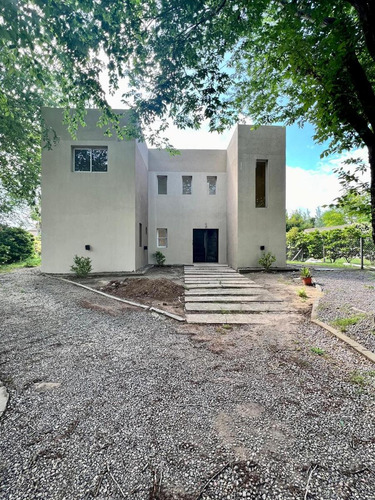 Casa En Venta - 3 Dormitorios 4 Baños - Cochera - 883mts2 - Pilar