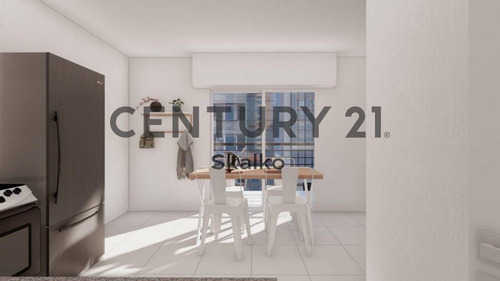Imagen 3 de 4 de Venta Departamento Dos Dormitorios En Pichincha Con Balcon Piso Exclusivo