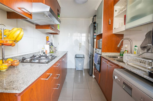 Departamento En Venta De 2 Dorm. En Las Condes