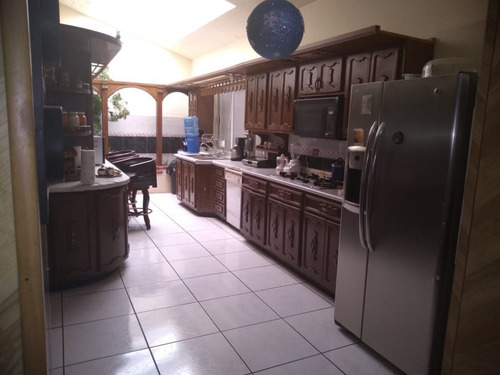 Imagen 8 de 11 de Amplia Casa En Venta, En Muy Buena Ubicación