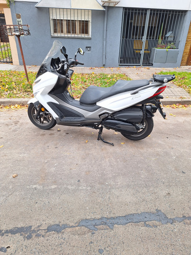 Kymco X-town 250i. Impecable. Incluye Baúl Trasero Y 3 Casco