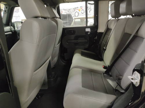 Imagen 10 de 11 de Jeep Wrangler 2010 3.6 Unlimited 284hp Atx