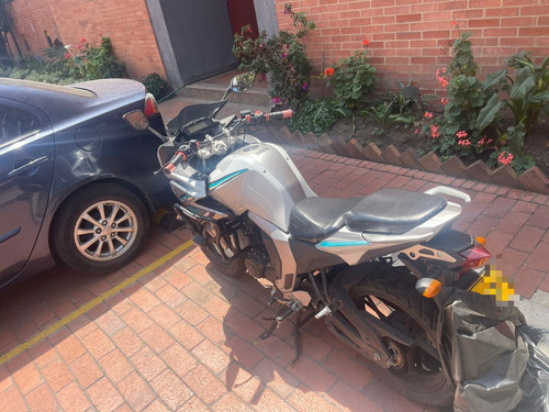 Moto Yamaha Fazer 150 Bogotá- Precio Negociable