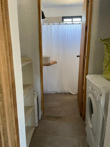 Inmobiliaria Costa Azul Vende Casa Reciclada A Nueva, Ubicada En Punta Rubia.