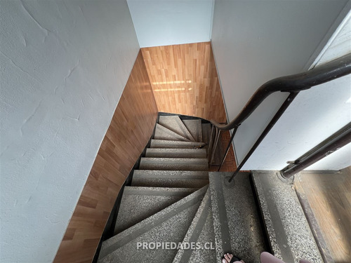 Casa En Venta De 3 Dorm. En Ñuñoa