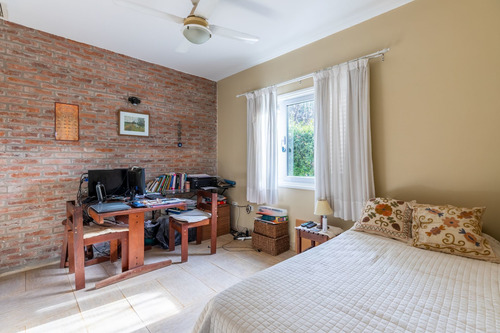 Imagen 9 de 30 de Casa Venta City Bell 4 Dormitorios Y Pileta