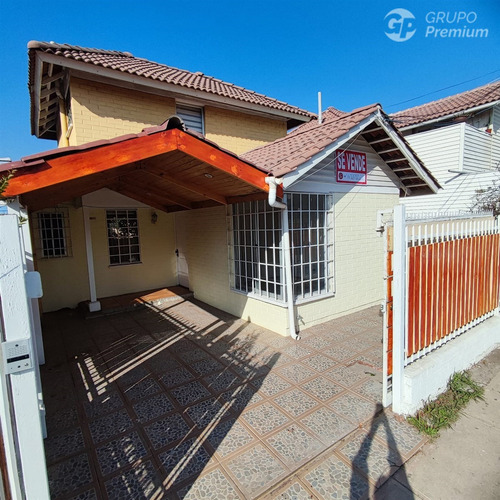 Casa En Venta De 3d 2b Y 1e En Puente Alto