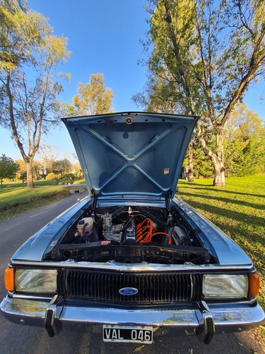 Ford Falcon Deluxe