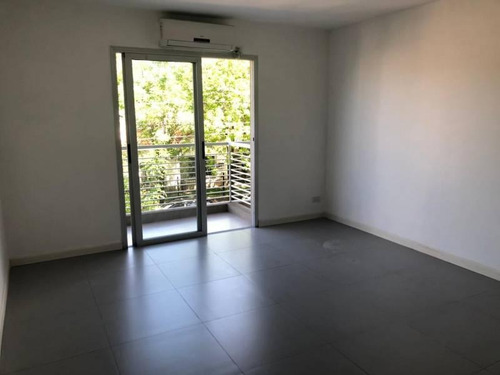 Imagen 13 de 16 de Departamento 2 Ambientes En Venta - Con Balcon - Castelar Centro - Proximo Estacion - Permuta