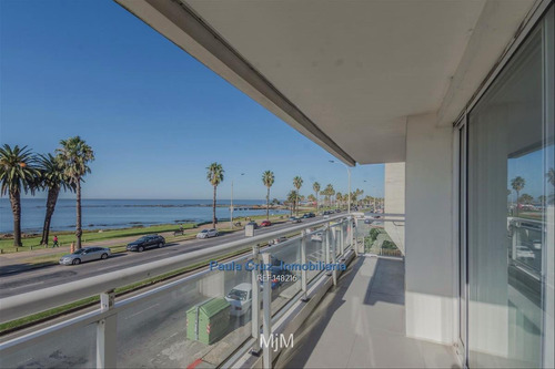 Apartamento En Venta De 3 Dormitorios En Rambla De Punta Carretas