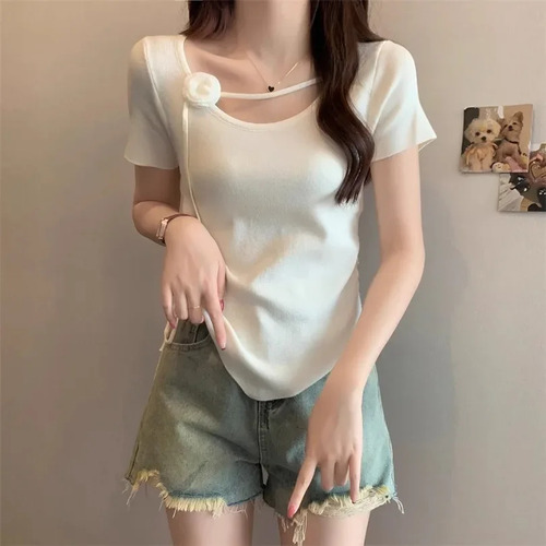 Top De Punto Con Cuello Redondo Y Lazo Floral