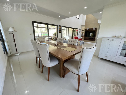 Imagen 7 de 26 de Venta Casa 4 Ambientes Con Galería Con Parrilla Y Fondo Libre Con Piscina En La Candida (30702)