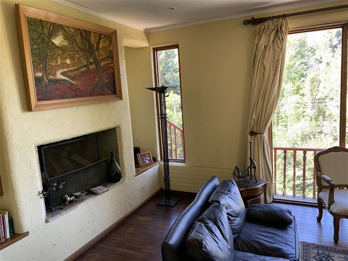 Casa En Venta De 6 Dorm. En Lo Barnechea