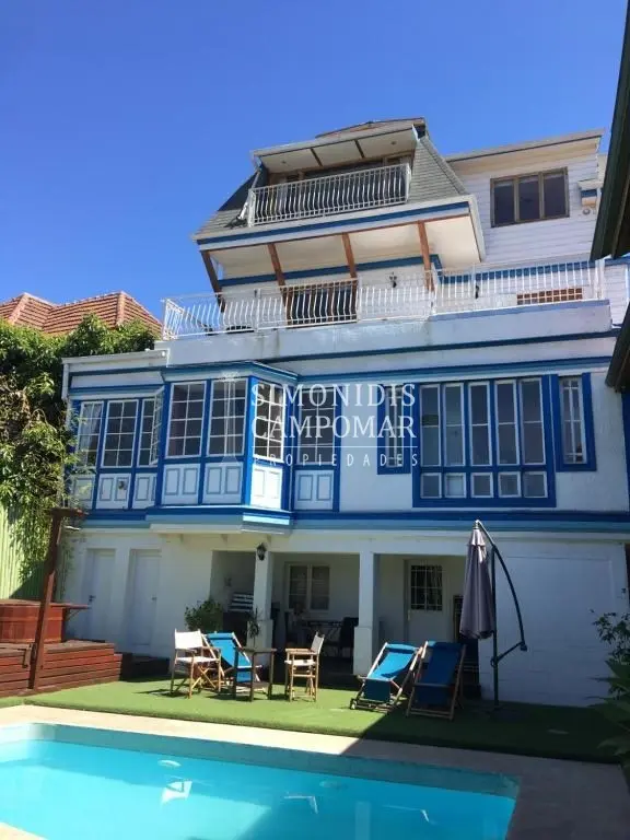 Imagen 2 de 16 de Casa Casona En Venta De 11 Dorm. En Suite Valparaíso