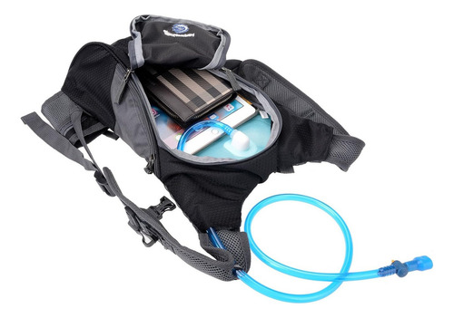 Mochila academia Qoo Camelback cor preto design liso 2L