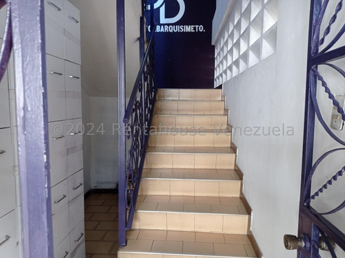María Martínez Te Ofrece En Alquiler Este Espacioso Local Comercial Al Este De Barquisimeto, Piso De Granito, Área De Cocina, Ideal Para Centro Médico, Estético, Oficinas, Seguridad 24/7.