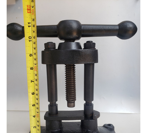 Antiga Prensa De Laboratório - 30 Cm - 9,6kg (Usado)