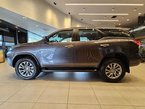 Toyota Fortuner 2.8 Diesel Srv 4X2 At