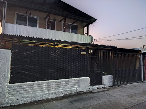 Oportunidad Casa Grande En Venta 4d 1b Cerca Muni Colina