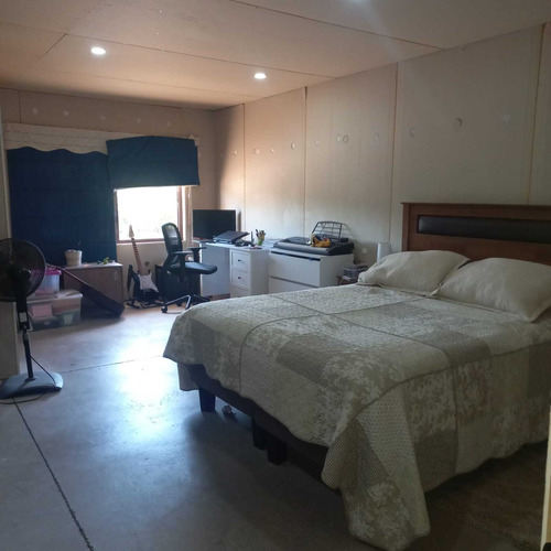 Gran Parcela Con Inmueble En Calera De Tango (74953)