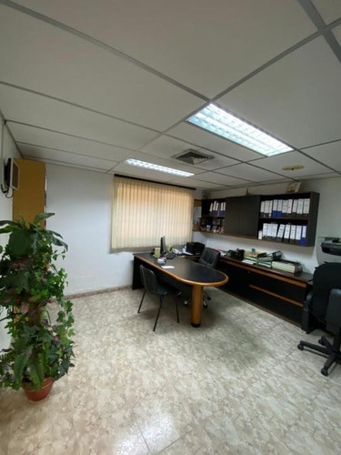 Local Comercial En Venta - Urb. Santa Monica