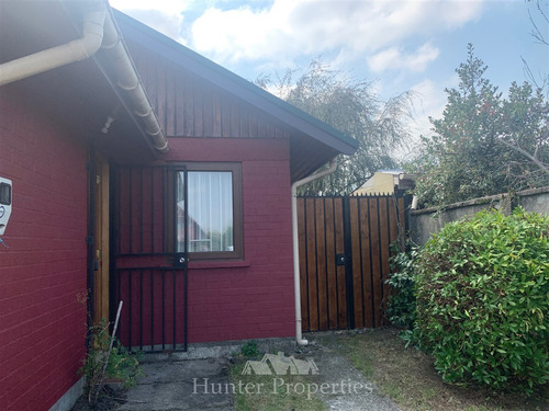 Casa En Venta De 3 Dorm. 2 Baños En El Centro De Pucón