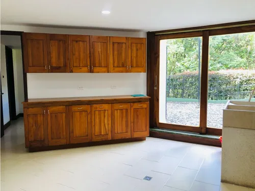 Casa En Arriendo En Fizebad El Retiro