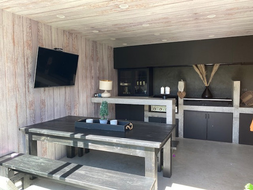Moderna Casa En La Mejor Ubicacion De Lonco