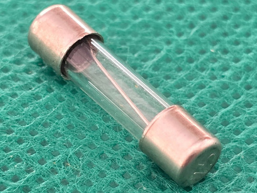 1x Fusivel De Vidro 15amp 250v 5x20mm Retardo Dekfuse