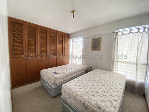 Magnífico Apartamento En Alquiler La Carlota Full Amoblado, Con Excelente Distribución, Amplio Y Luminoso Consta De 141 Mts2, Vi Mls #24-11566