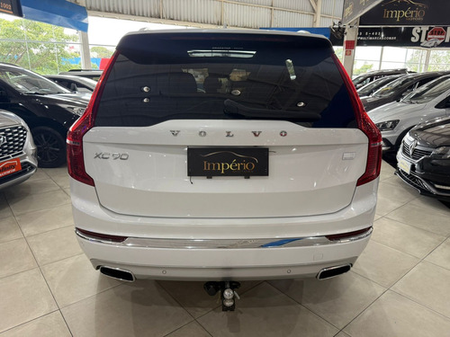 Volvo XC90 2.0 T8 Momentum Recharge (plug-in) 5p Hibrido
