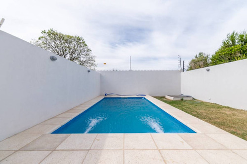 Alquiler Casa 4 Ambientes, Doble Cochera Y Piscina. Pago En 