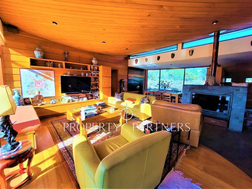 Imagen 6 de 30 de Hermosa Casa En Pucón Con Gran Vista Al Volcán