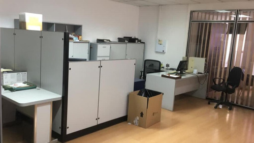 Imagen 19 de 29 de Impecable Galpon Industrial Con Oficinas Listo Para Entrar / 0414-3907836