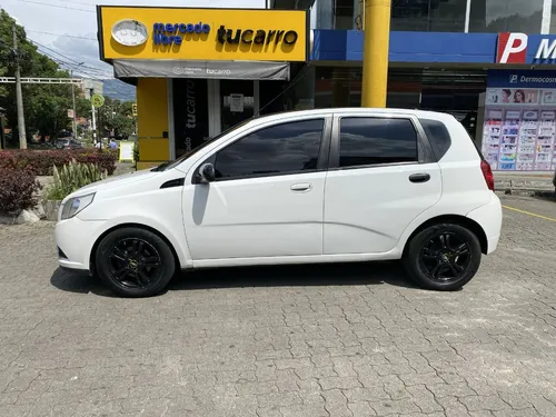 Chevrolet Aveo 1.6 Emotion Mt 4x2 2012