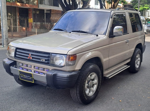 Mitsubishi Montero 3.0 V13