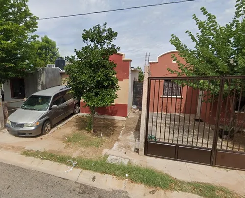 Sk01- Casa En Remate Bancario En C. Villa Capomo, Villa Del Real, Hermosillo, Son. (65% Debajo De Su Valor Comercial, Solo Recursos Propios)